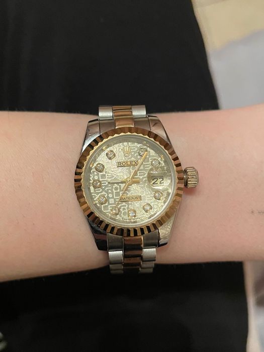 Женские наручные часы