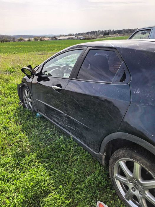 Хонда Сивик 8 генерация (Honda Civic 8 generation) на части 1.8 бензин с газово