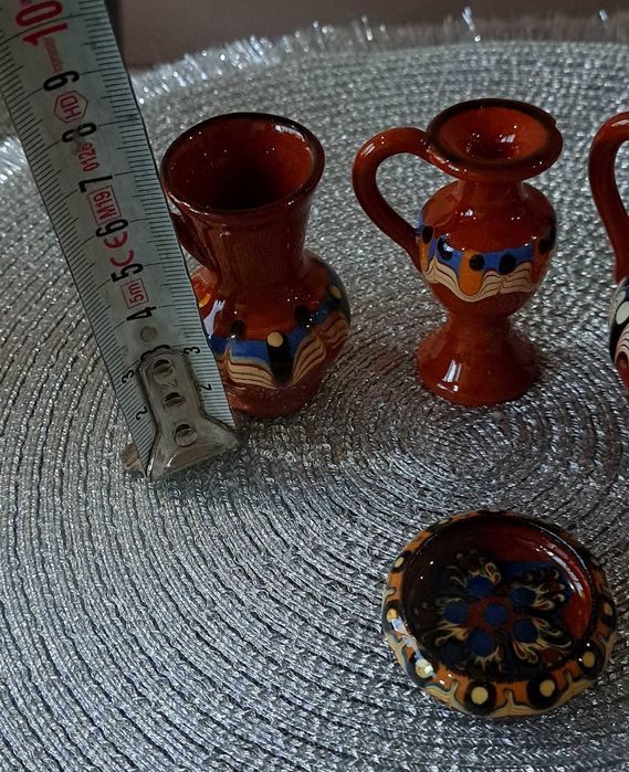 малки глинени съдове
