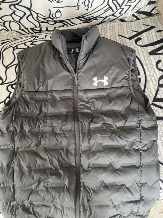 Under armour безрукавка