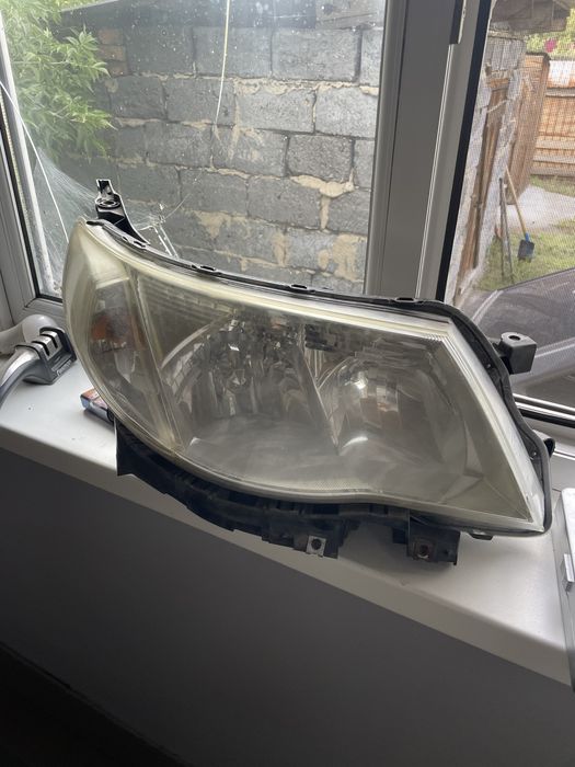 Левая фара Subaru Forester SH