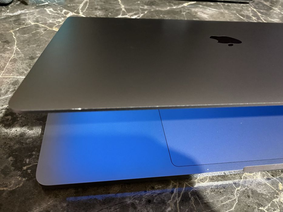 Macbook Pro 16 2019 i7 16/512 gb