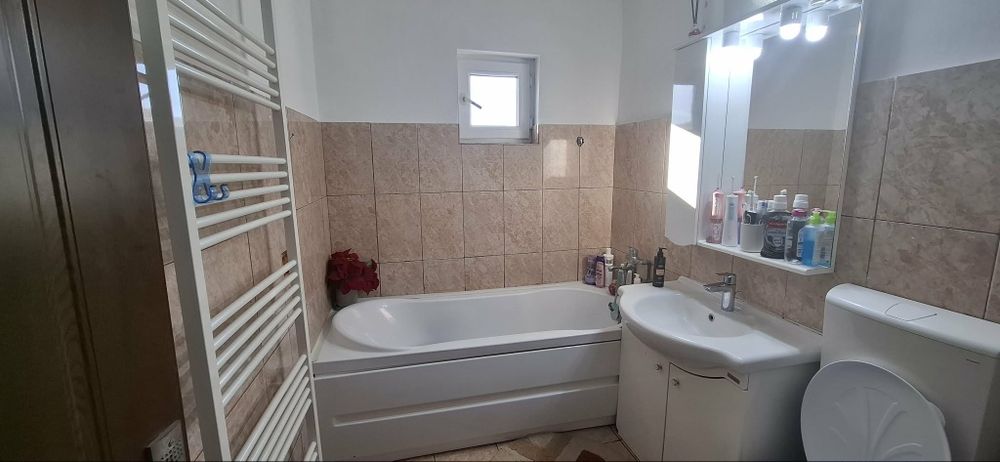 Apartament 3 camere Motru