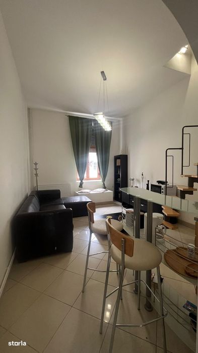 Apartament la casă + spațiu comercial, zonă ultracentrală – Piața Mică