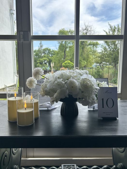 Vand decor de nunta in modern alb/negru