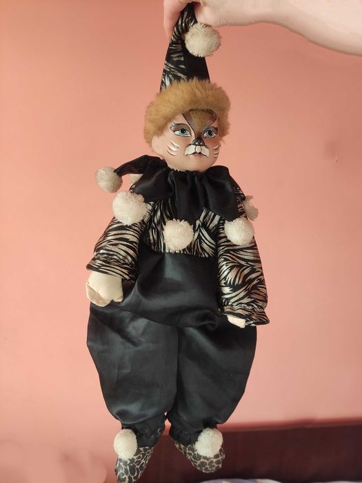 Колекционерска порцеланова кукла Котка-клоун