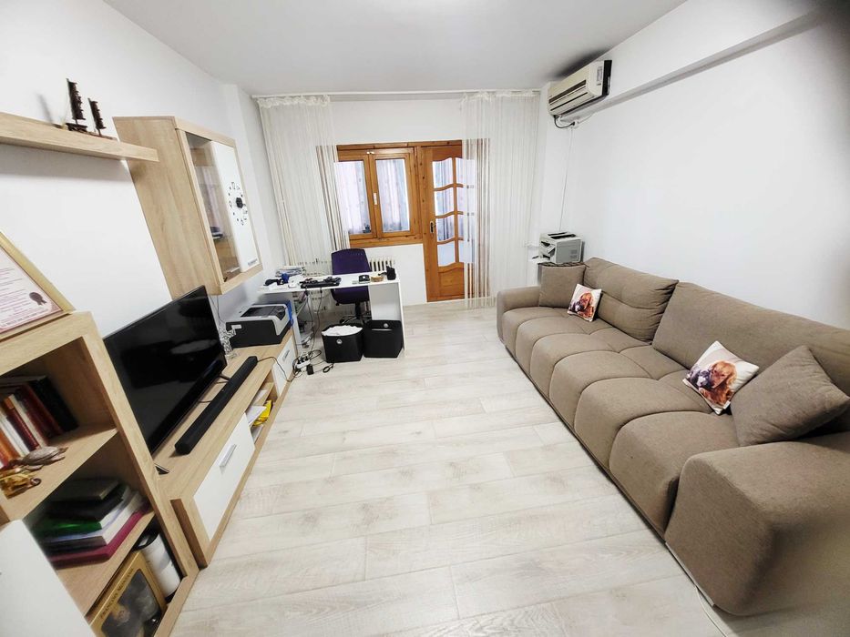 ***PROPRIETAR*Apart. 2 camere*Decomandat*60 Mp*Et. 5 / 10*Constr. 1985*Sud*Bdl. Bucuresti***