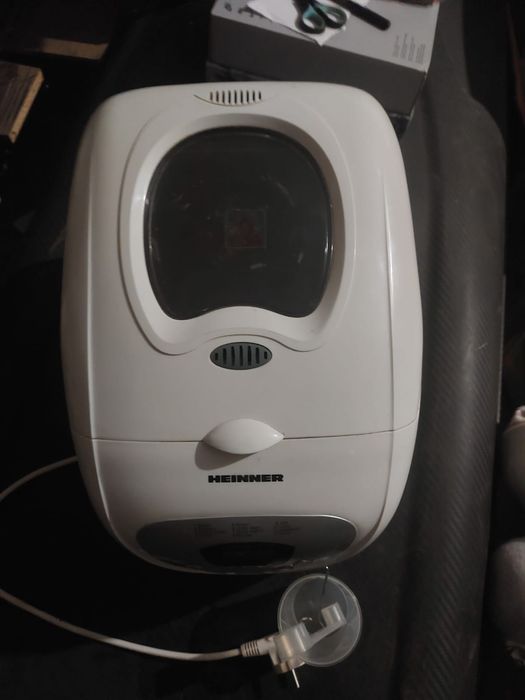 Mașina de făcut pâine Heinner