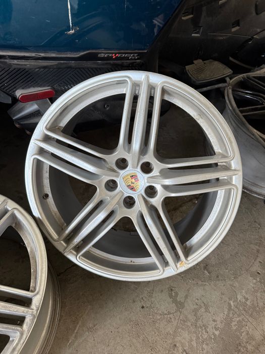 Джанти Порше Макан