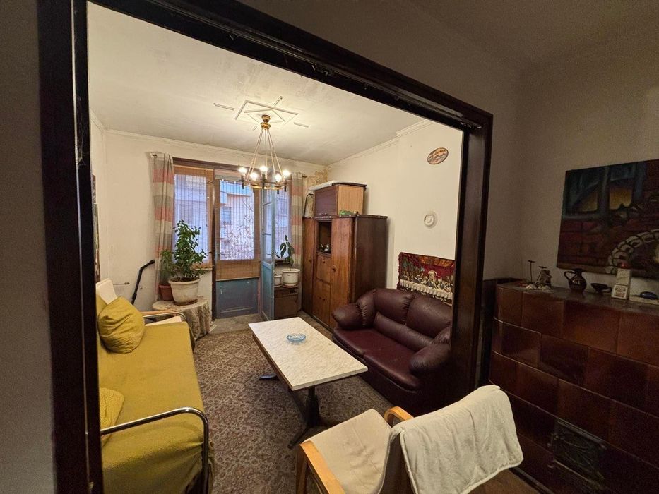 Продава се Двустаен апартамент в София, Център - 63 кв.м за 2024 €/кв.м - Снимка #4