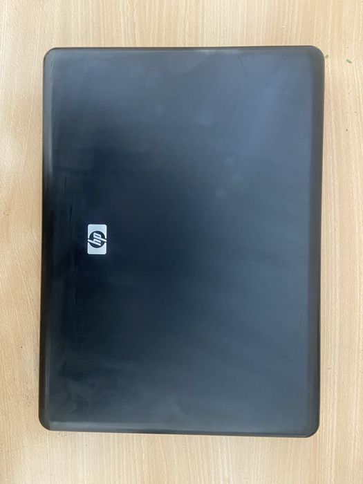 Ноутбук HP Compaq 6735s на запчасти / включается