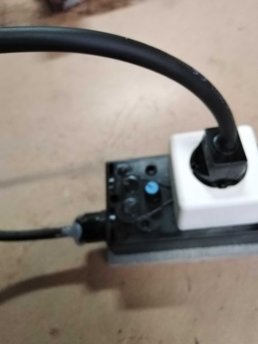 Регулатор на напрежение 2000 и 4000 вата