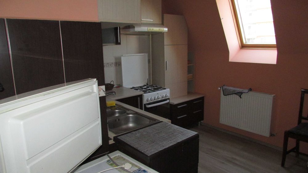 Apartament 3 camere decomandat, boxă, loc de parcare-zona Zăvoi Deva