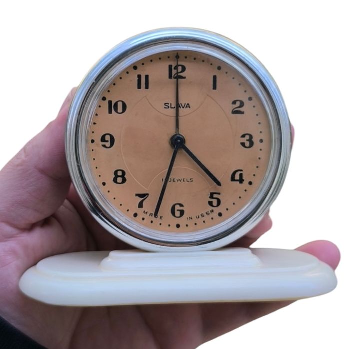 Ретро механичен будилник Slava (обслужен)