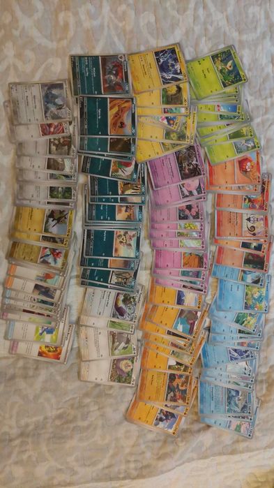 Lot 200+ Carti POKEMON in engleza (pret negociabil)