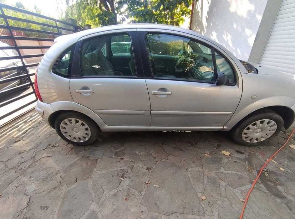 Citroen C3 Gri Înmatriculată 1230e si Citroen C3 Rosie pt piese 700e