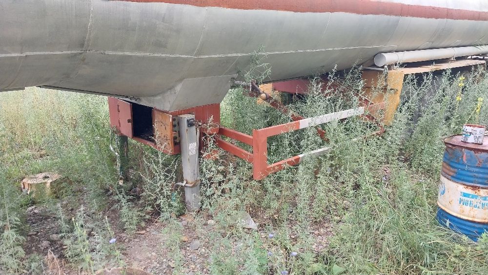 Продам полу прицеп, цистерна