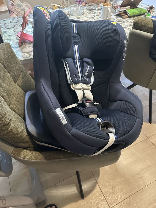 Cybex Sirona G i -size и клипс за колани Sensor save