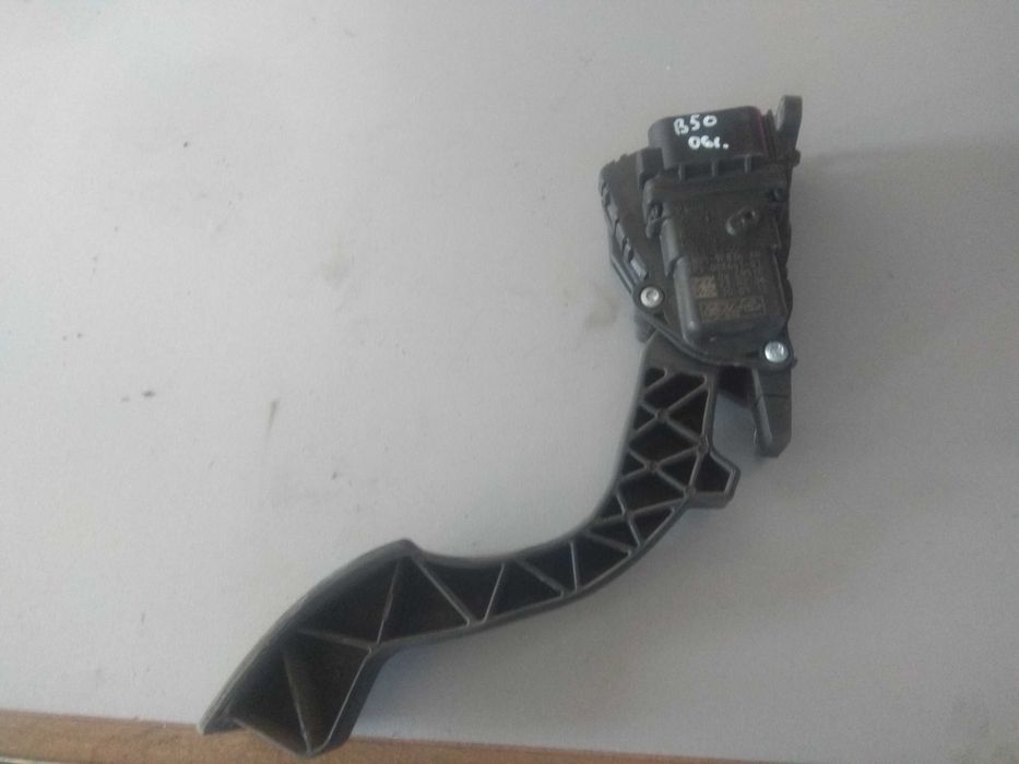 потенциометър за газ  за волво в50 2006 год 1.8 бензин