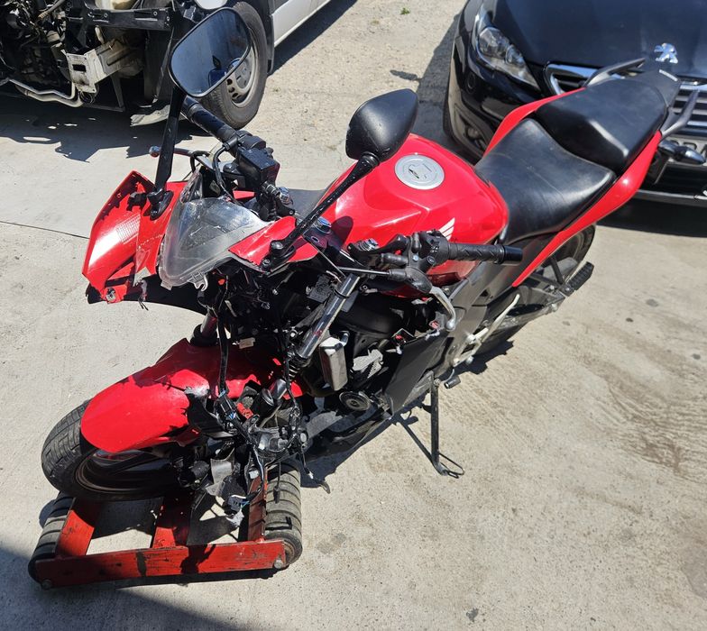 Honda cbr125 avariat