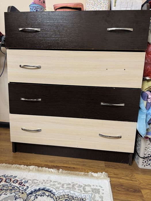 Продам шкаф с комодом