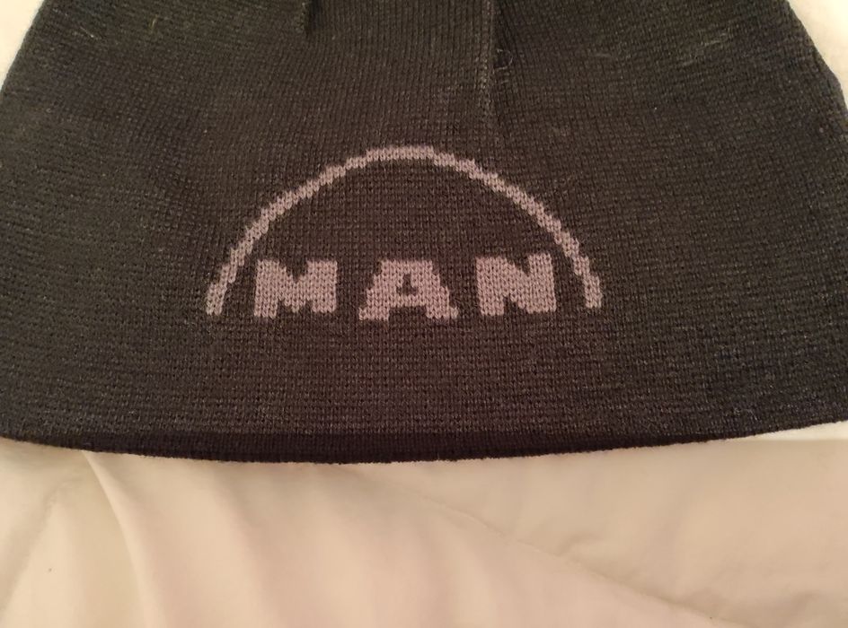 Зимна шапка MAN.