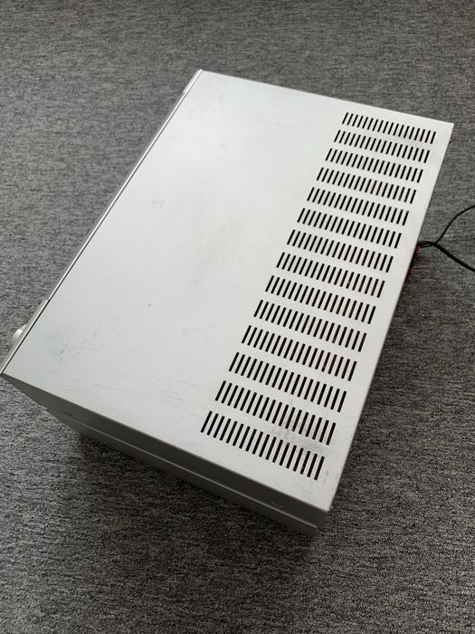 Casetofon Deck GRUNDIG CF7500 Hi-Fi si Statie Amplificator GRUNDIG V7500 Hi-Fi - Ambele necesita reparatii.