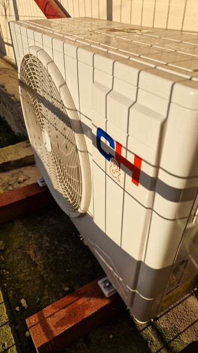 Vând pompa caldura monobloc