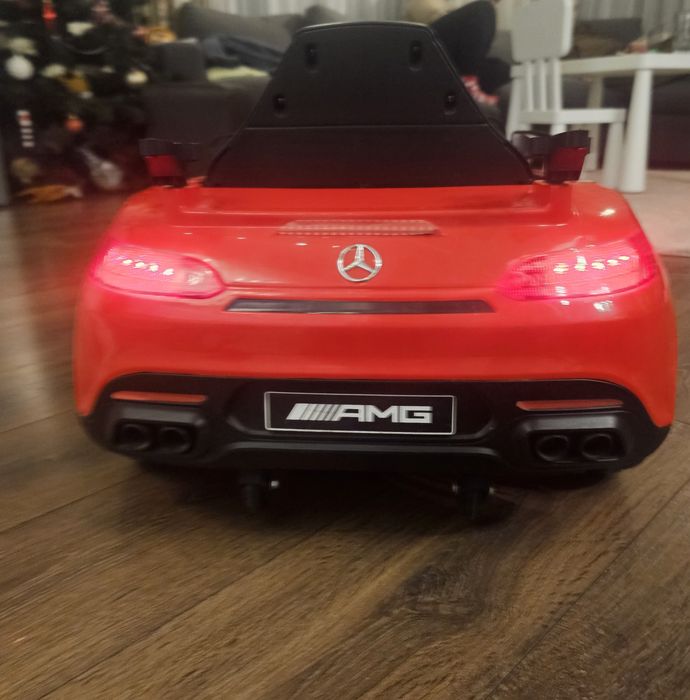 Детска електрическа кола Mercedes AMG – с дистанционно, светлини