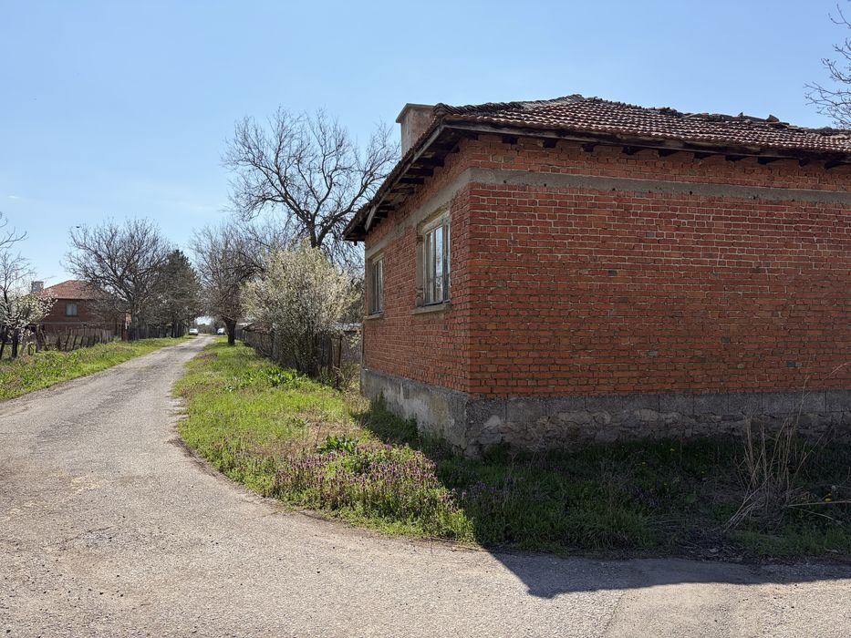 Продавам къща в с.Богданово