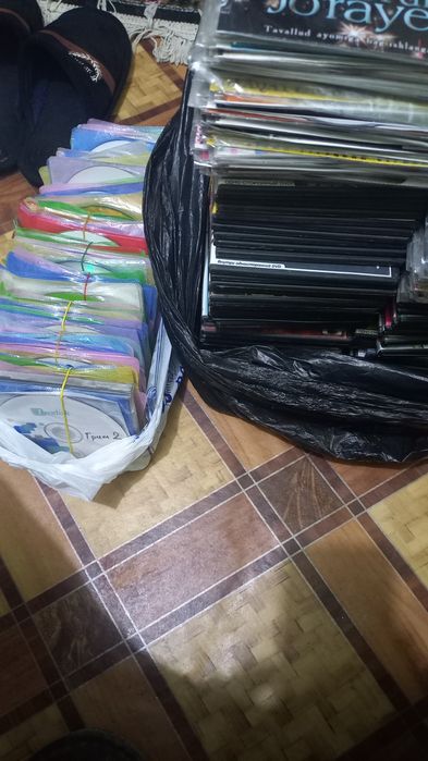 дислар сотилади.