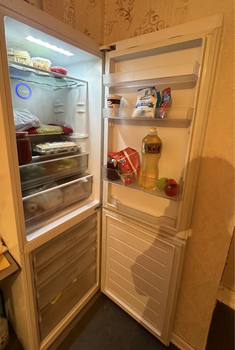 Холодильник Haier.Год 2020