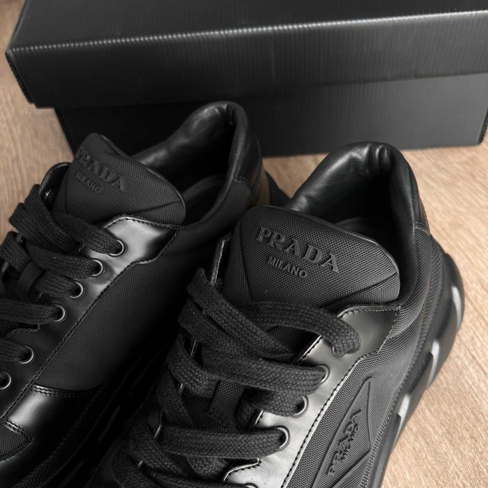 Adidasi Prada, originali, in stare buna, cu toate actele si geanta