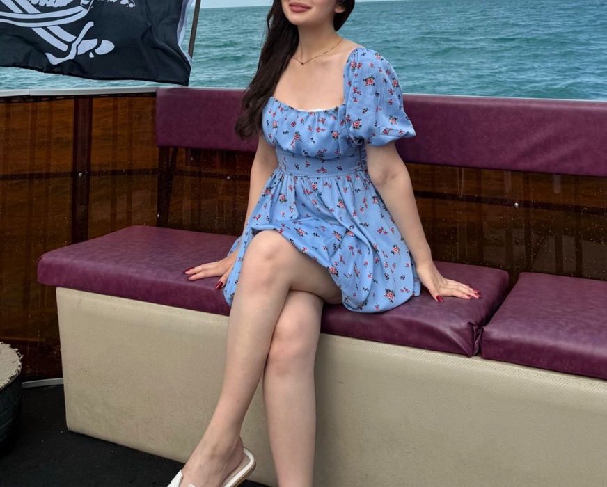 Летнее платье голубого цвета