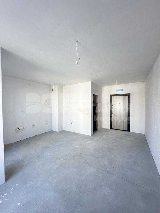 Продава се Едностаен апартамент в Варна, Център - 34 кв.м за 2015 €/кв.м - Снимка #1