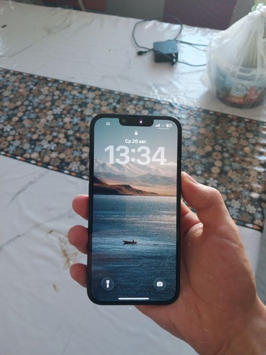 IPhone 13 в идеальном состоянии.