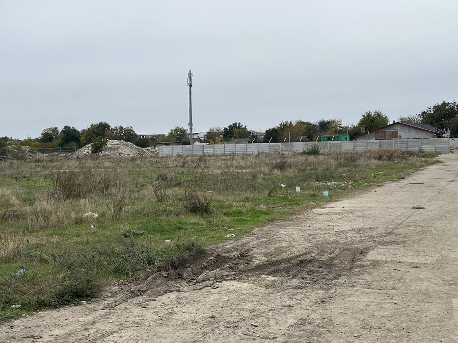 Teren intravilan de vanzare