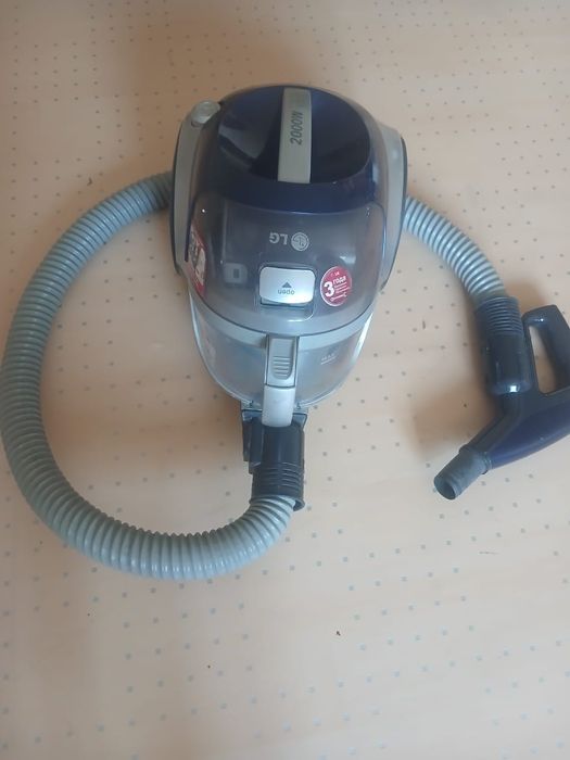 Пылесос LG 2000W