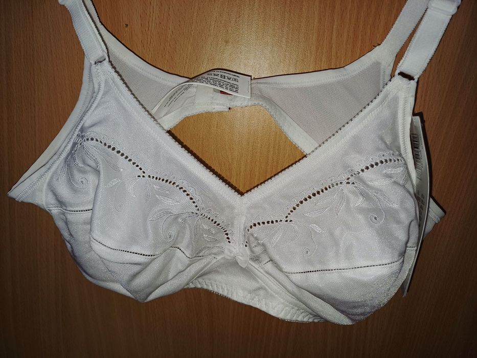 Сутиен Triumph  90 A нов