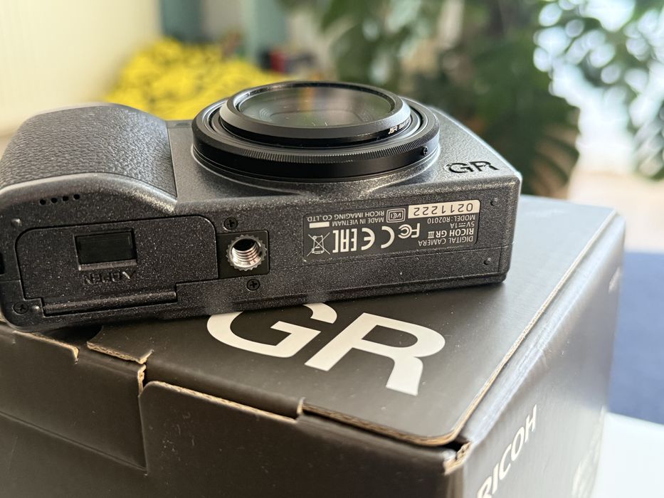 Ricoh GR 3. Camera foto Ricoh.