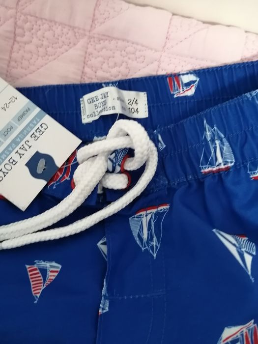 Новые шорты на 4-5 лет.