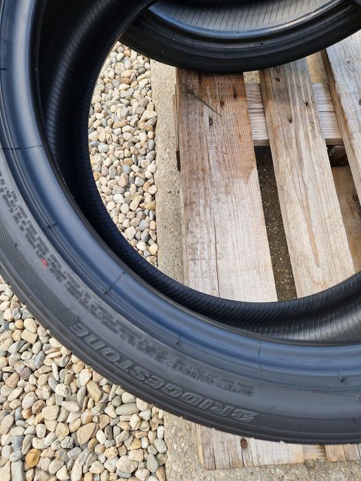 2anvelope vara 235 40 19 Bridgestone