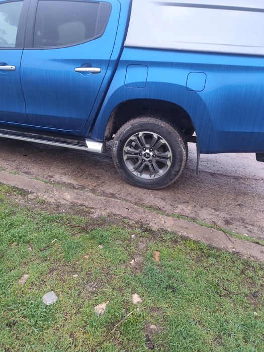 Autoutilitar Mitsubishi l200  buna de munca neutilizată  în agricultur