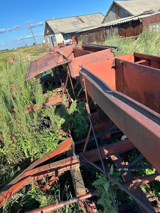 Продам трактор "Т-4" с сеялками