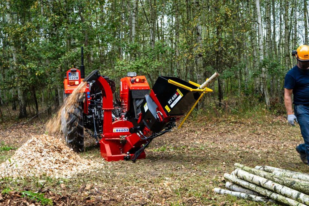 tocător crengi la tractor rt 630 r cu role de tragere