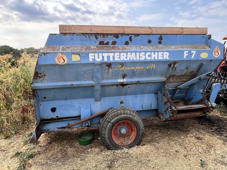 Фуражораздаващо ремарке Миксер