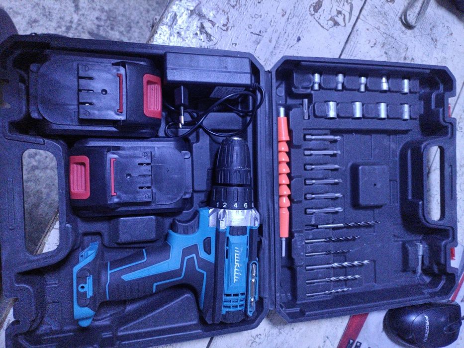 Шуруповёрты на запчасти