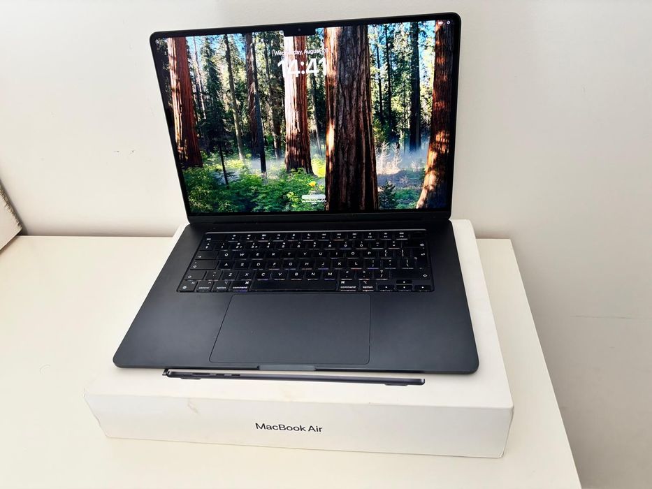 MacBook Air 15" M2 2023, 8GB/512GB, Midnight, stare foarte buna, cutie originala