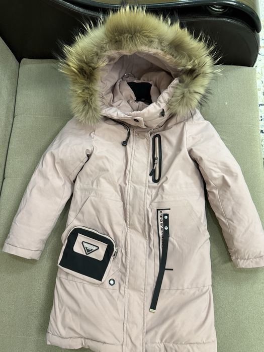 продам куртку в отличном состоянии .