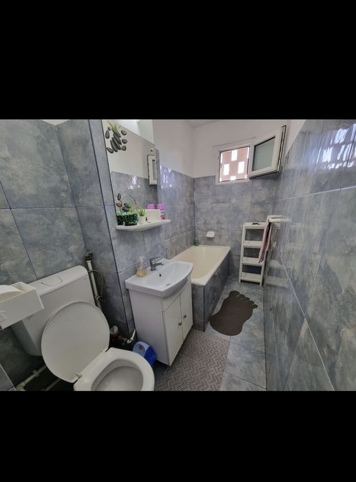CAZARE **Apartament 3 camere pozitie  CENTRALA